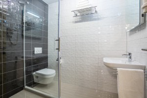 Benedict Luxury Room 2-10